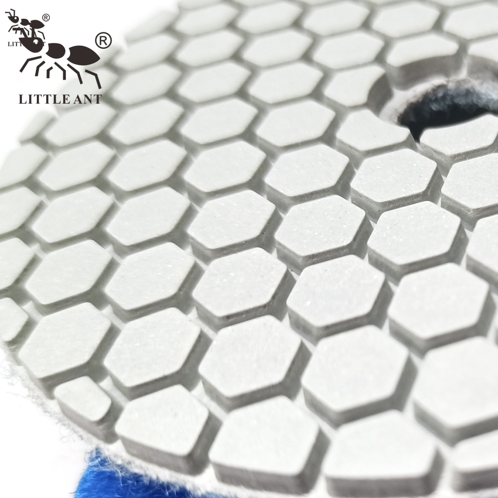 Surface di lucidatura in cemento con grinta diamantata